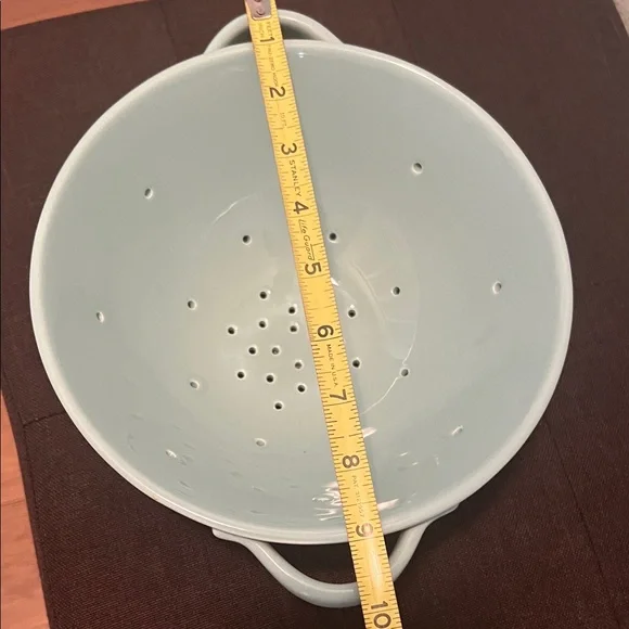 #1314** Collections Of Daisy Patterned Colander with Handles - Picture 5 of 6